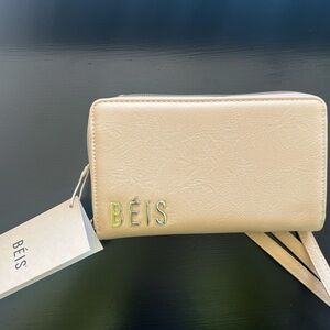Beis Travel Wallet